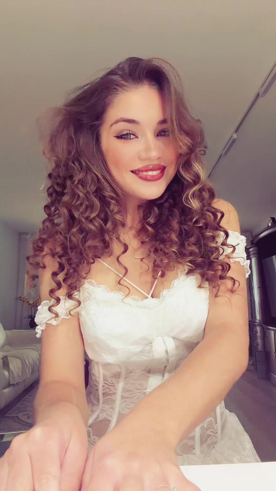 @николь.