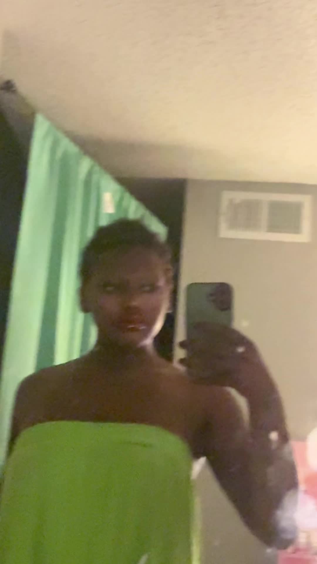 @ʙᴀʟᴅ ʜᴇᴀᴅ ʜᴏ ꜱʜʏᴛ👩🏾🦲