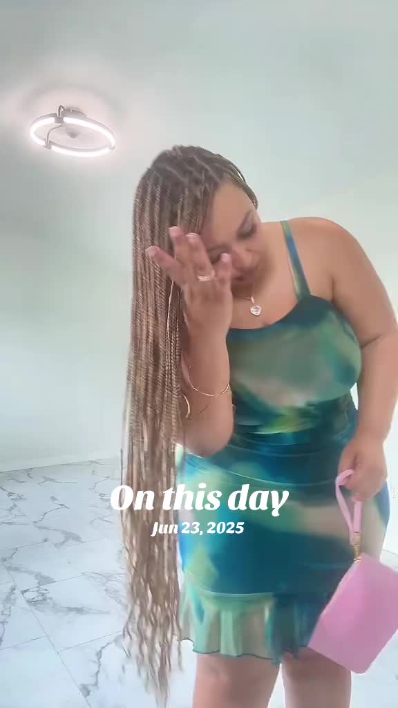 @YourAuntieMoe