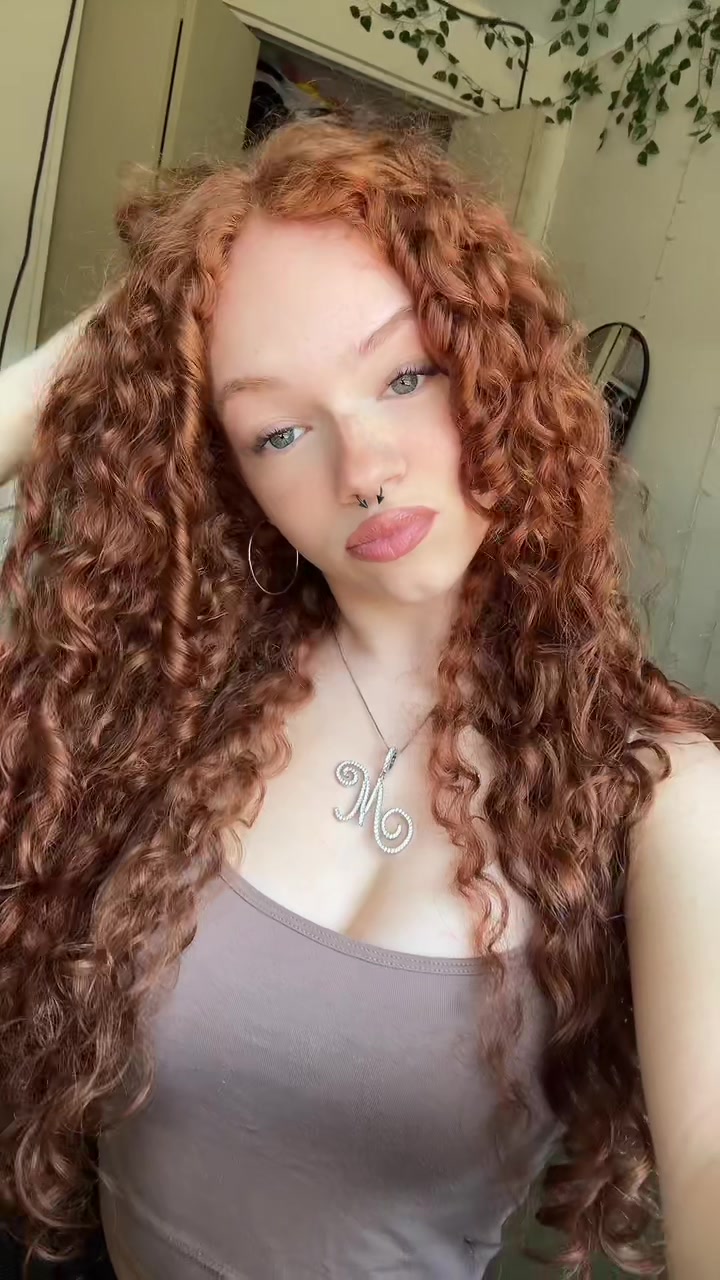 @maddie ᥫ᭡.