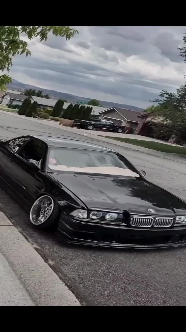 @𖣂