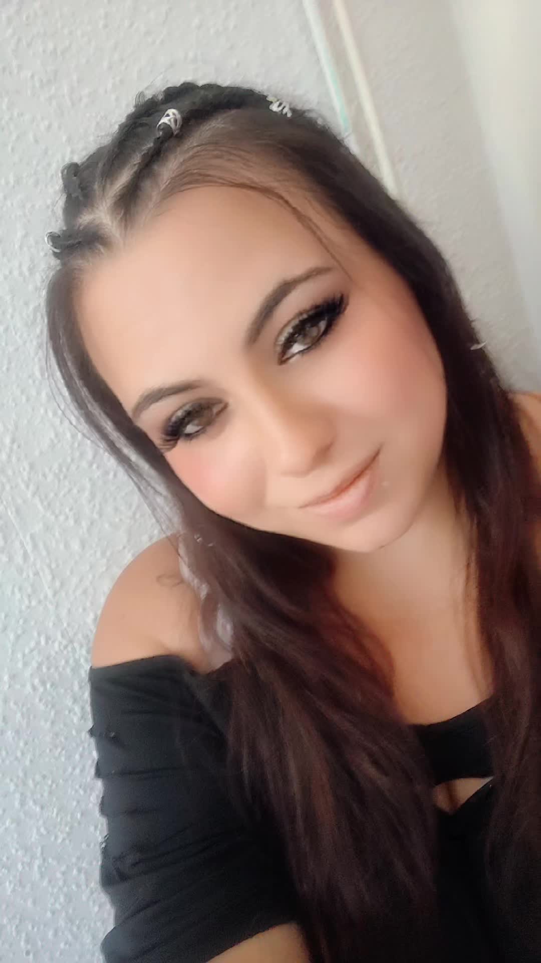 @bellaleiin