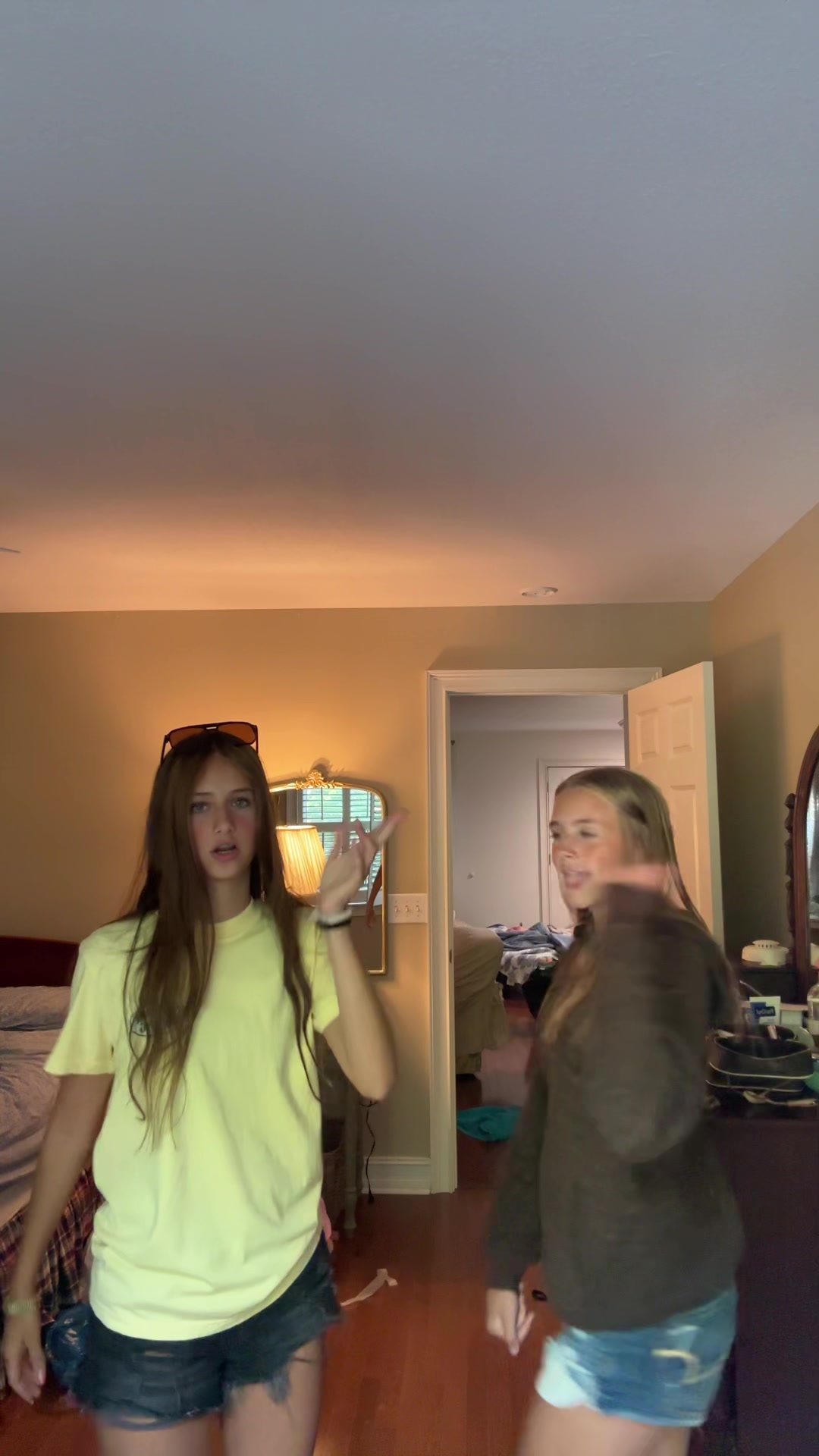 @fluffyunicornFB