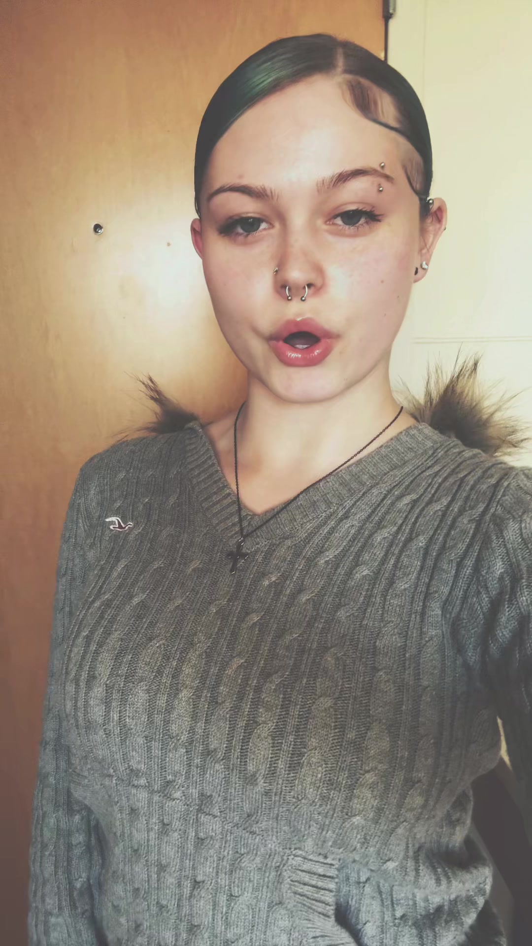 @️