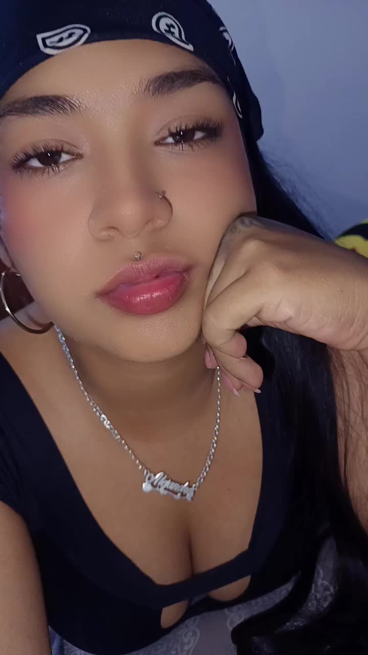 @Ale🧚🏼♀️💜Ojitos lindos💜