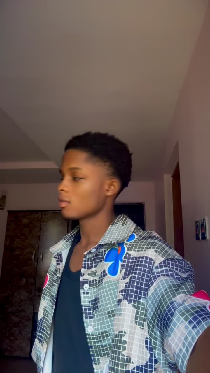 @1desmond_