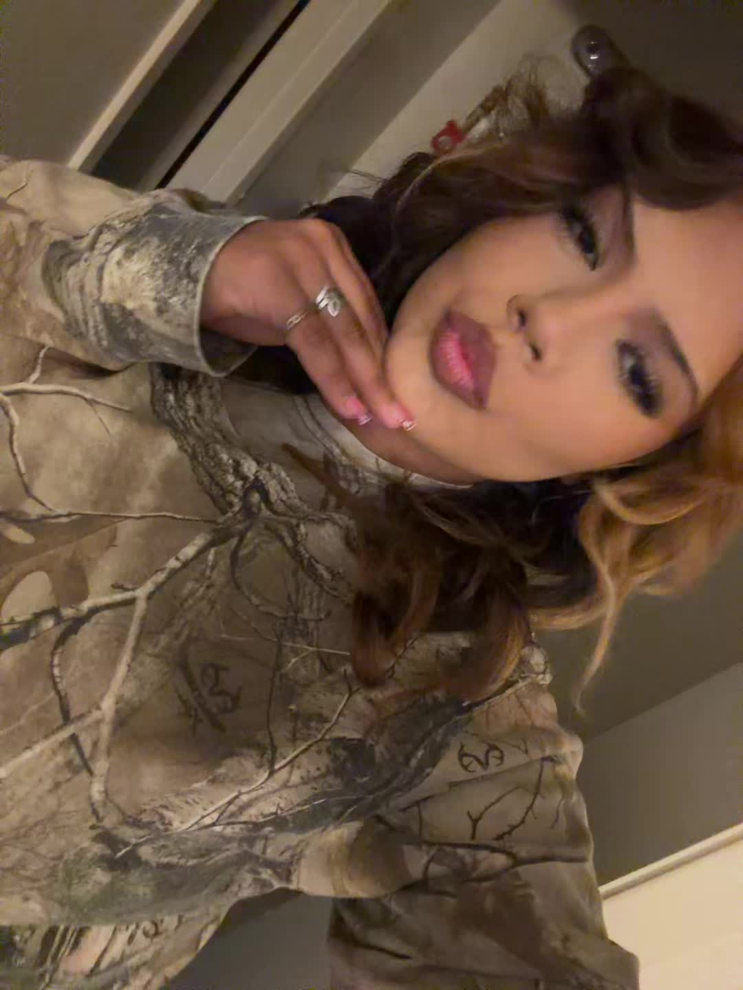 @️