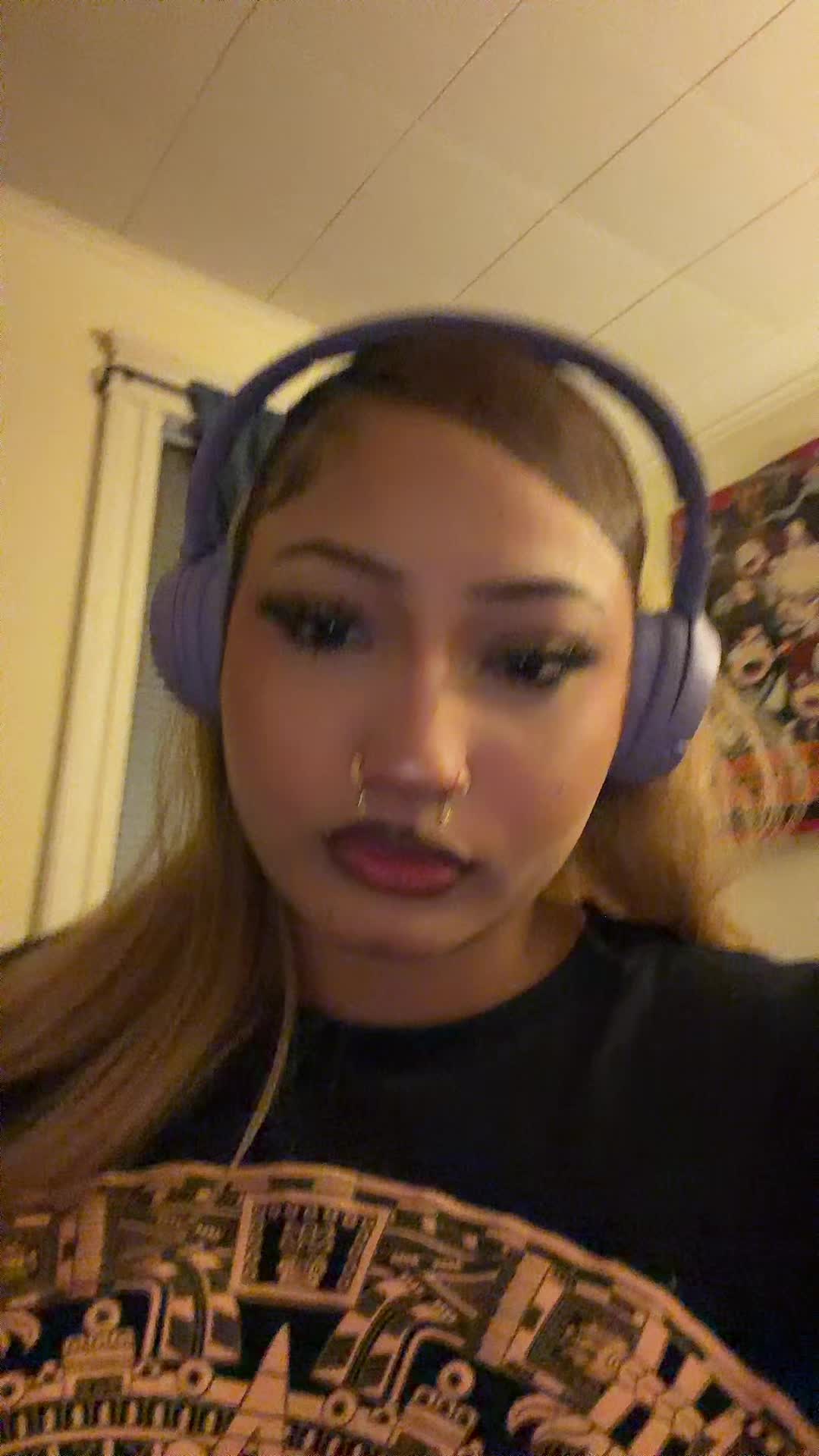 @HotdogHotdog22