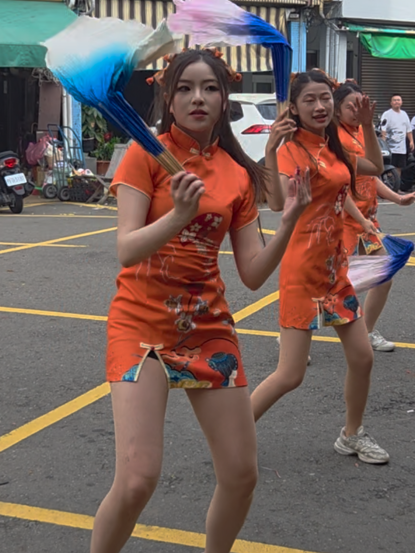 @帥哥跑廟會