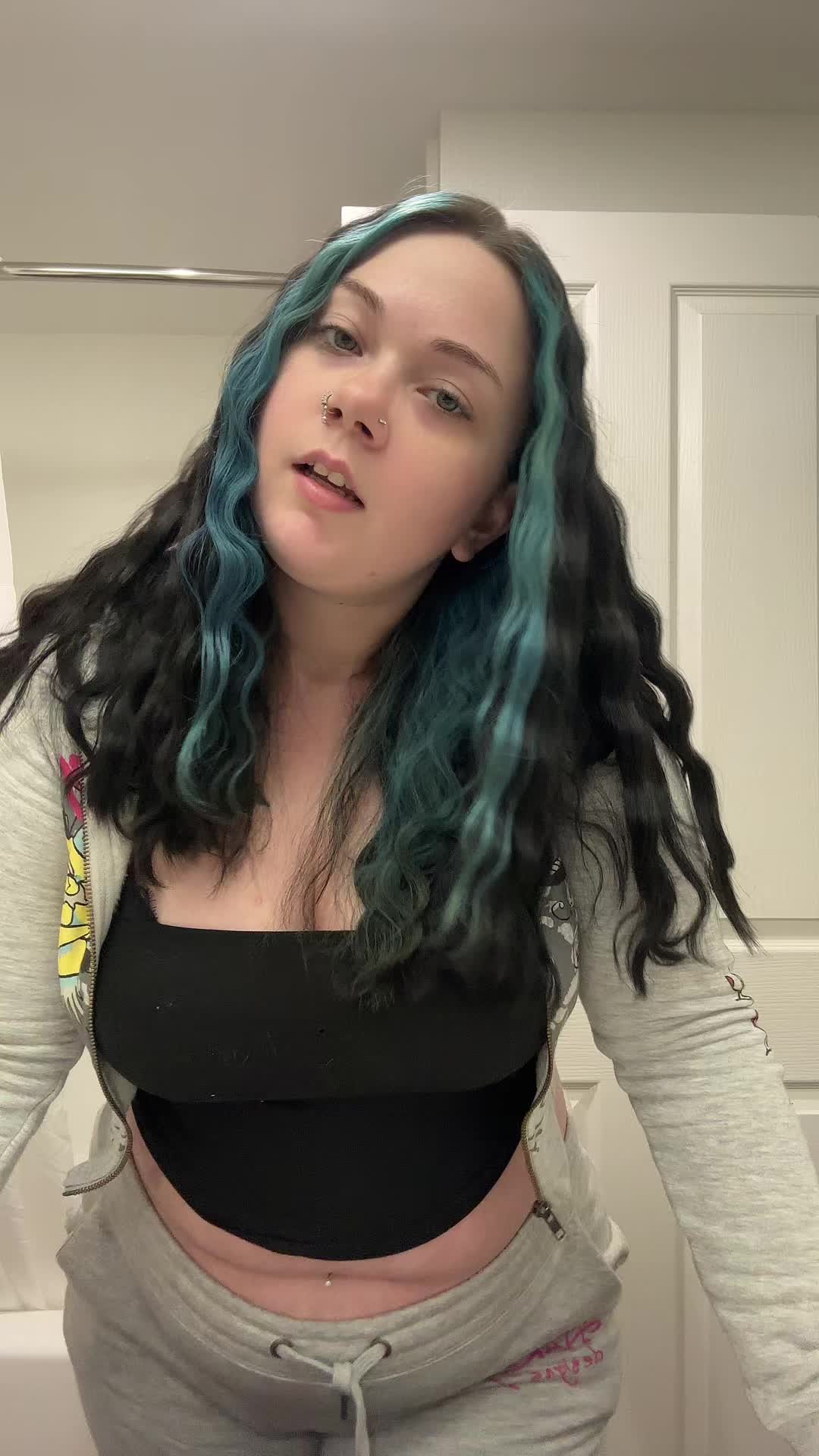 @RhiannonLeigh