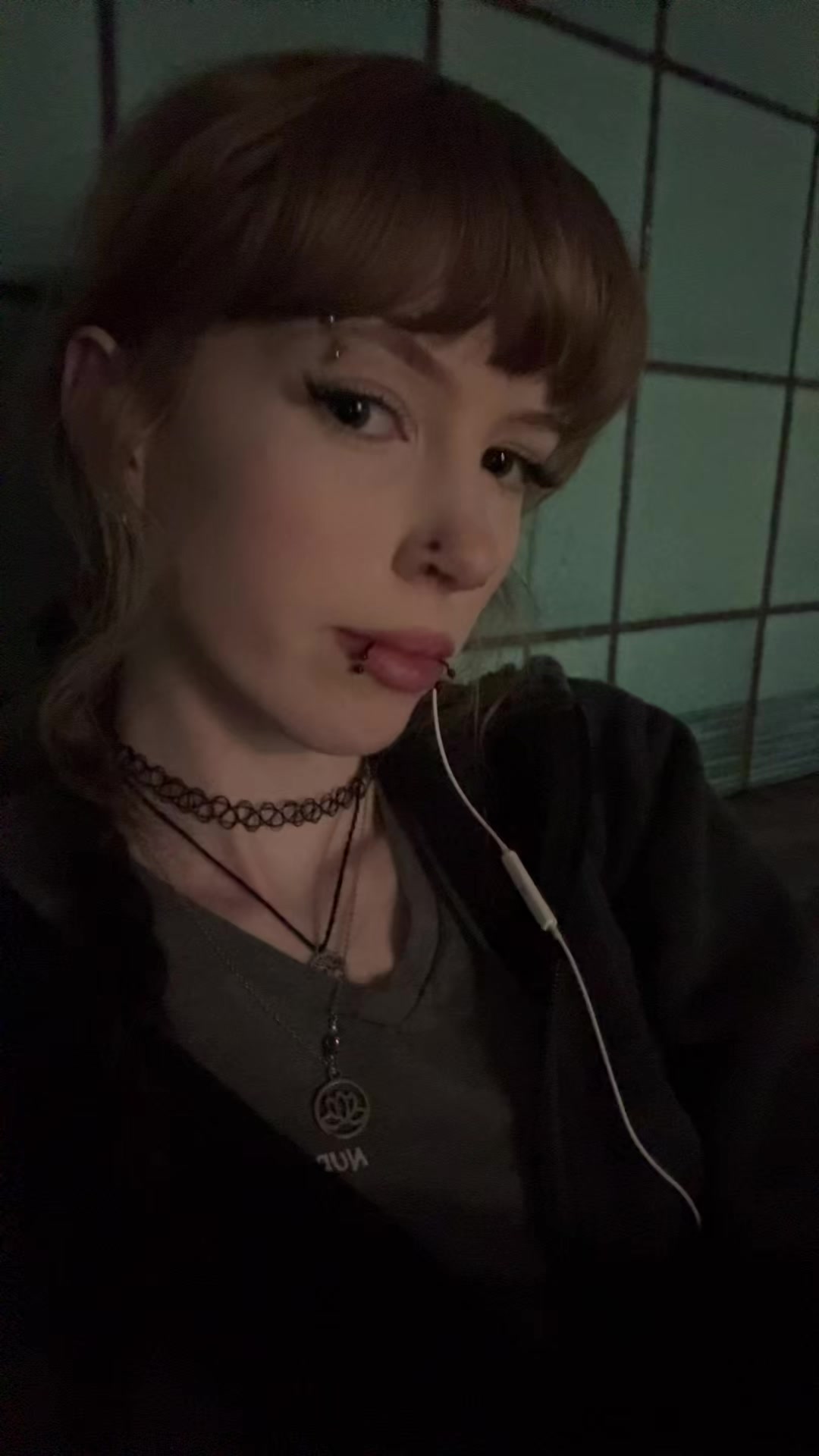@v