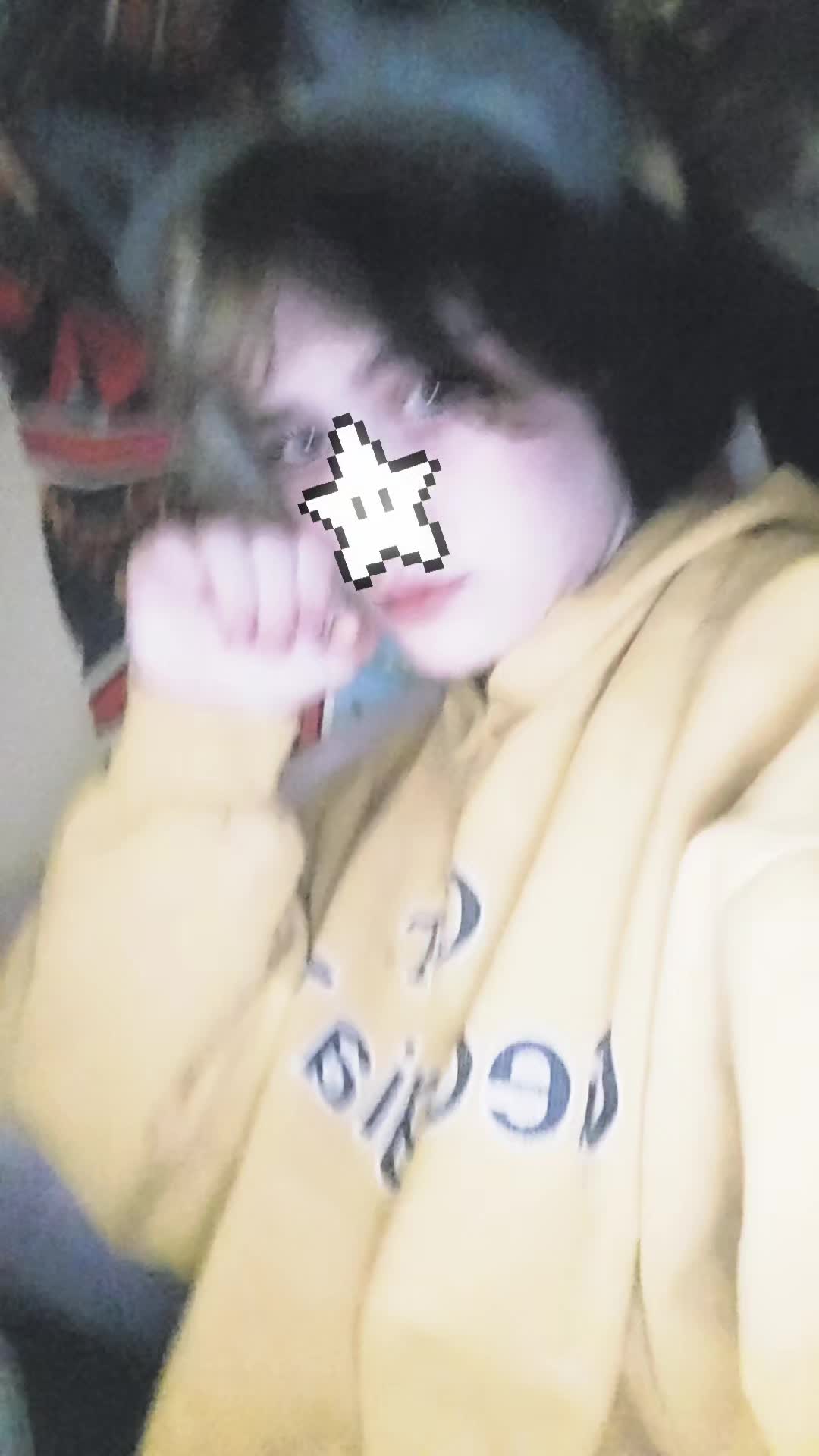 @Y-R-U-StillHere_I'm-A-Boy😗✌️