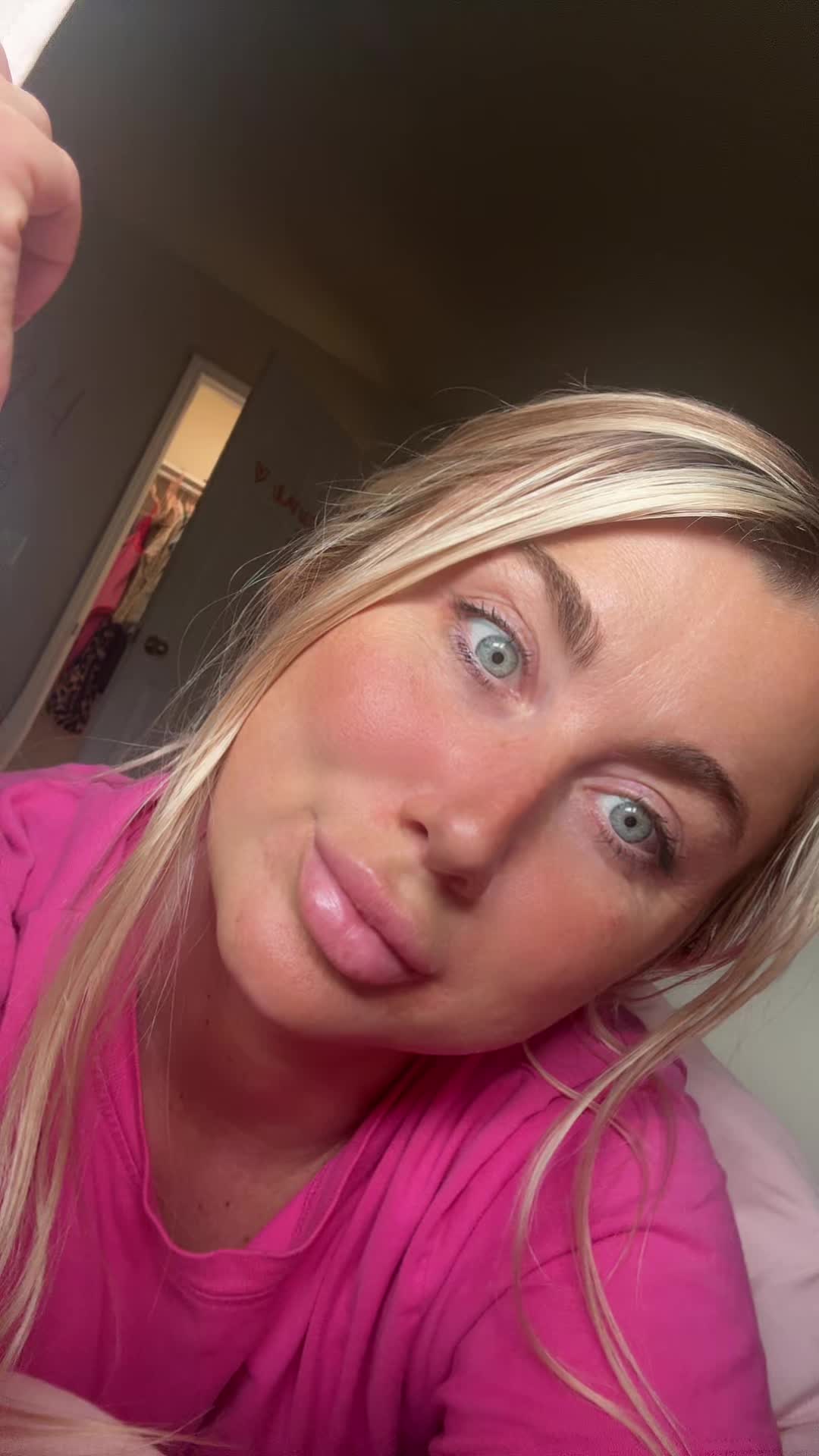 @Laceybarbieee