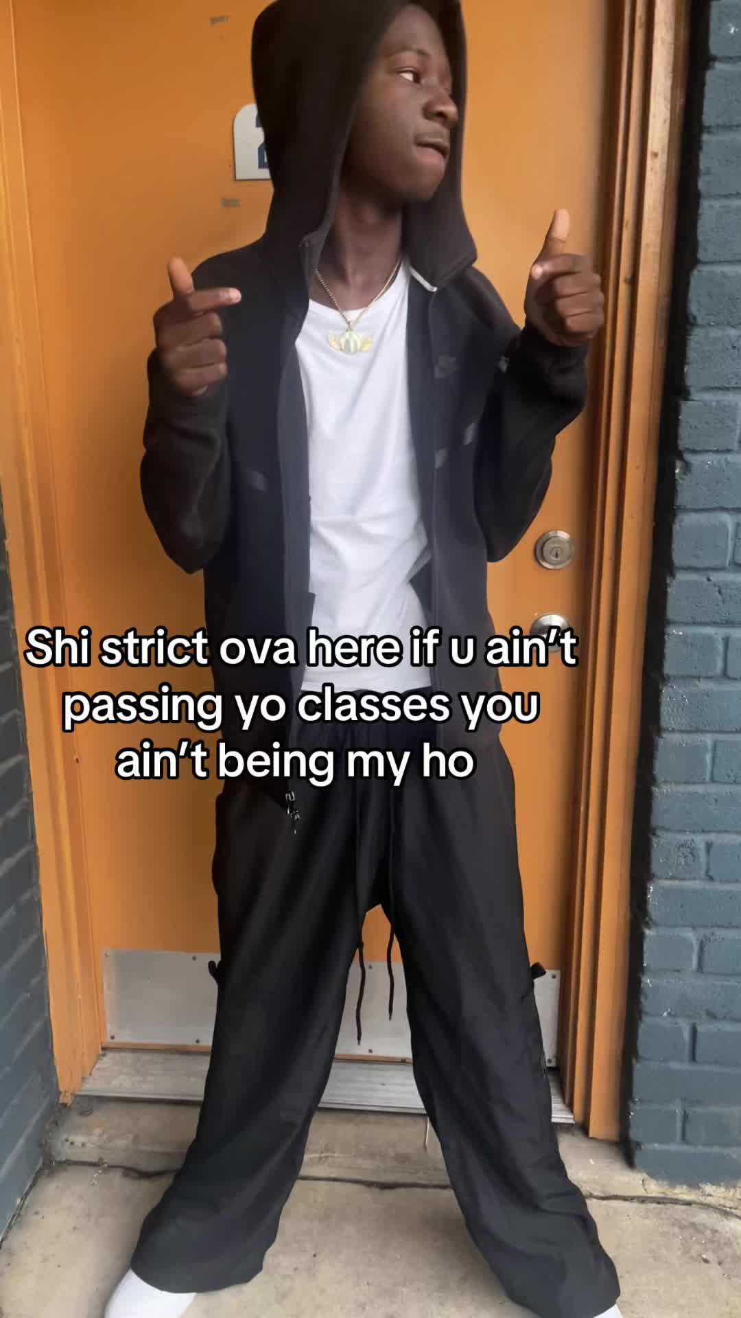 @🐶