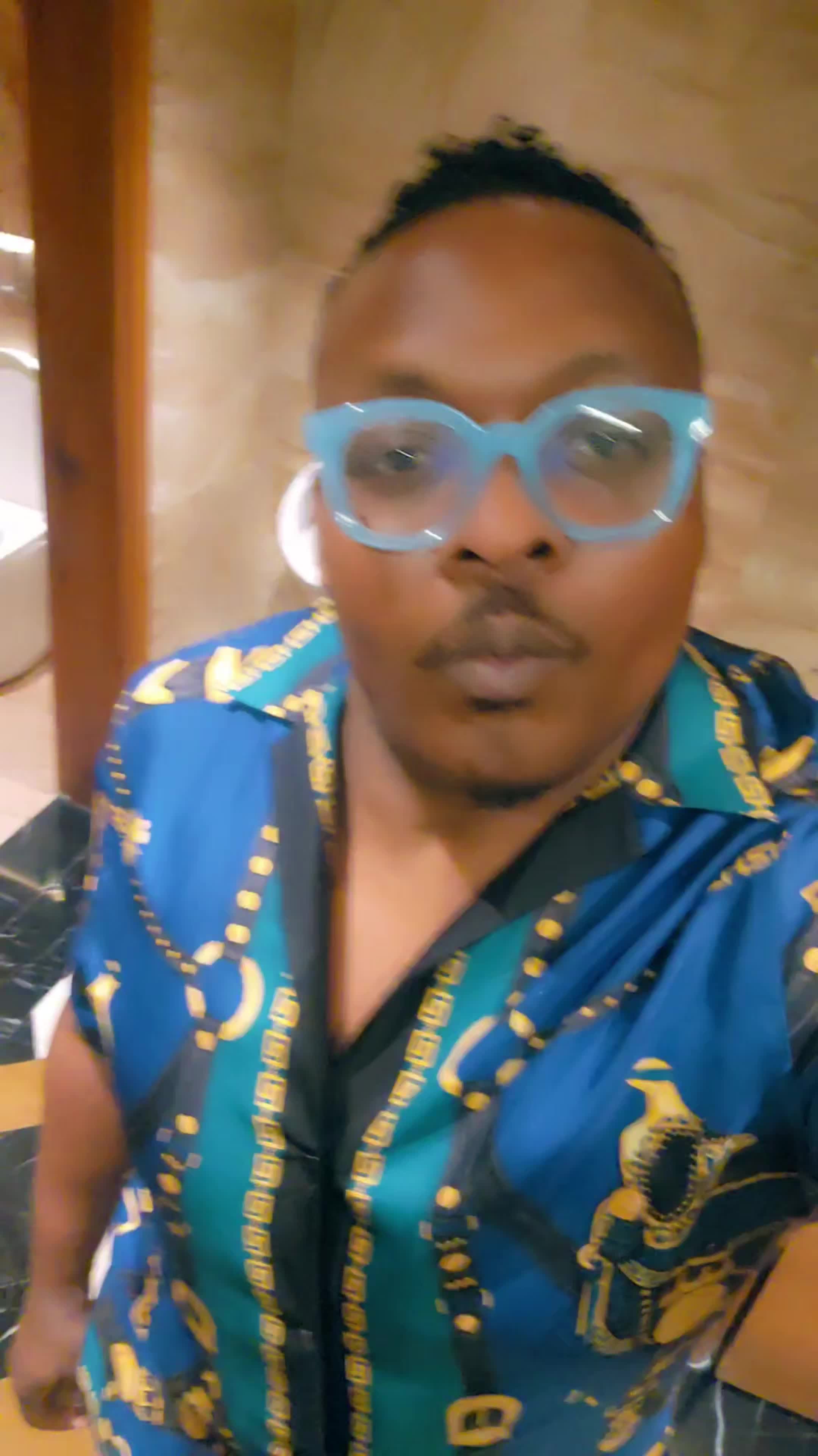@Elvis