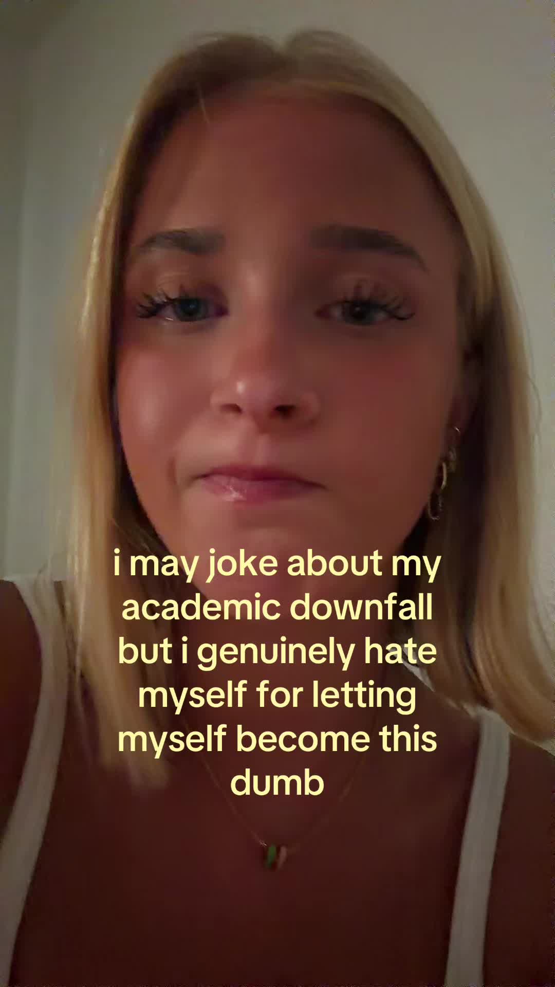 @theelliebarker