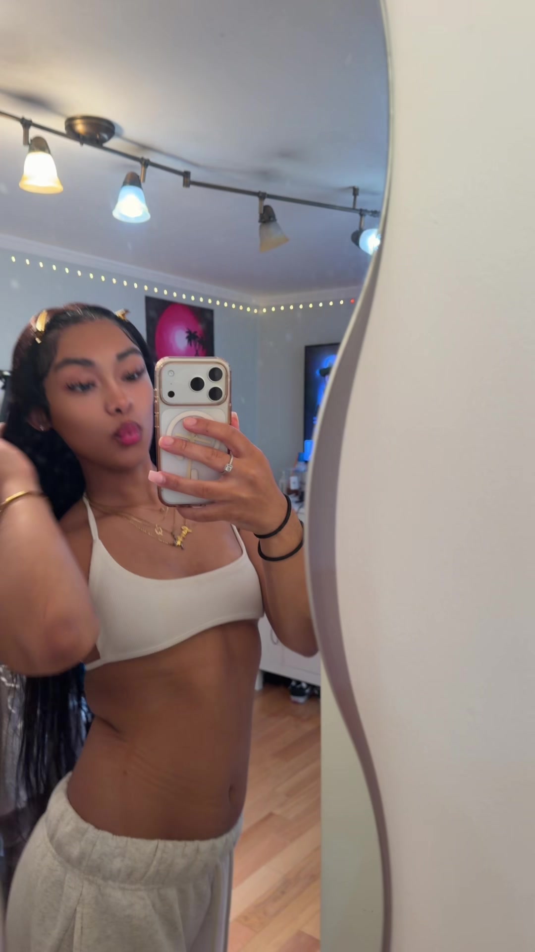 @🧞&zwj;♀️..
