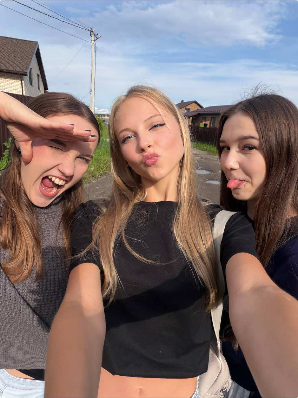 @Алинка Блондинка ྀིྀི