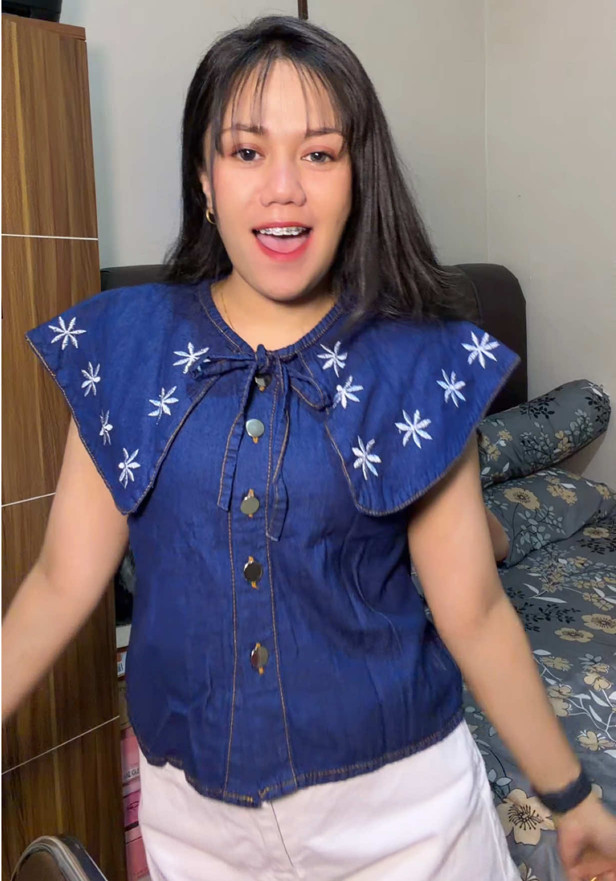 @𝐀𝐩𝐫𝐢 𝐒𝐢𝐡𝐨𝐦𝐛𝐢𝐧𝐠