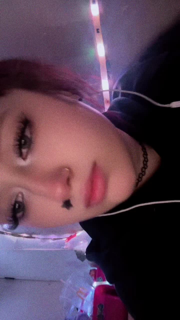 @🎱🖤courtney🎱🖤