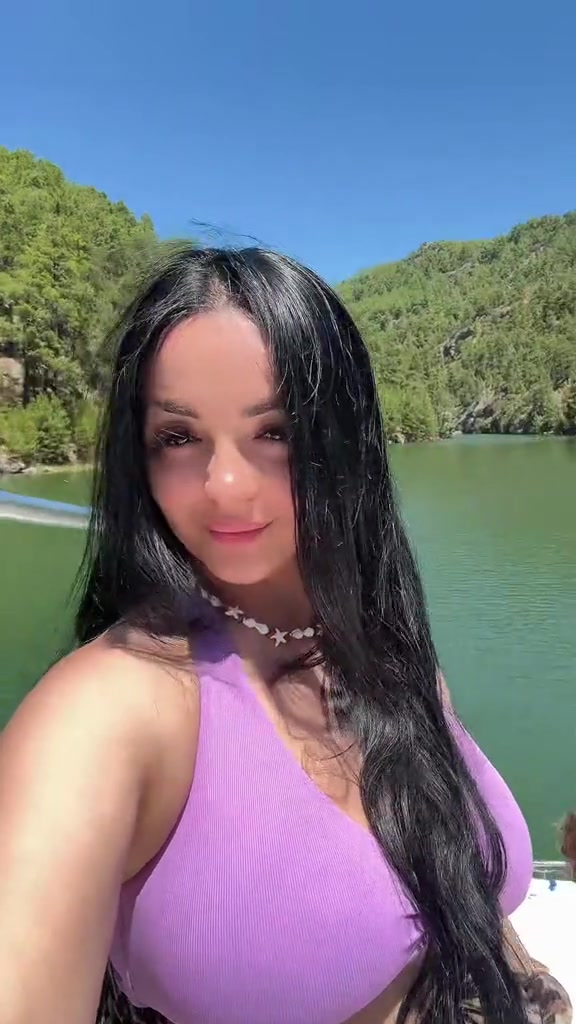 @Alinuța 💣👑