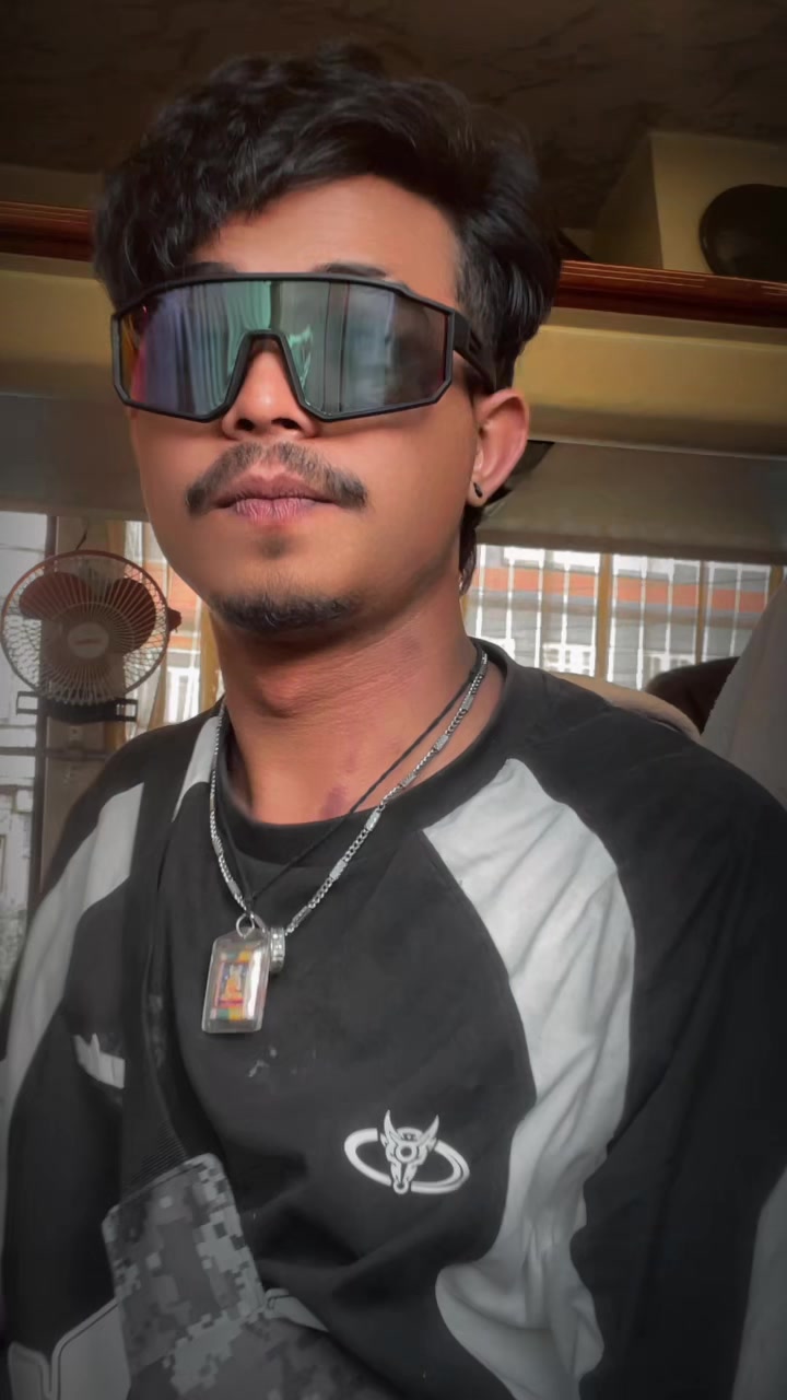 @RØYAL G🇳🇵