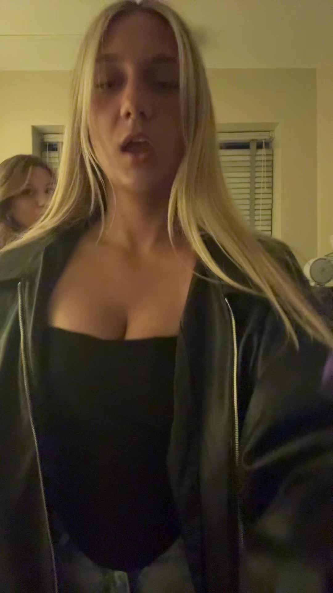 @Sophia