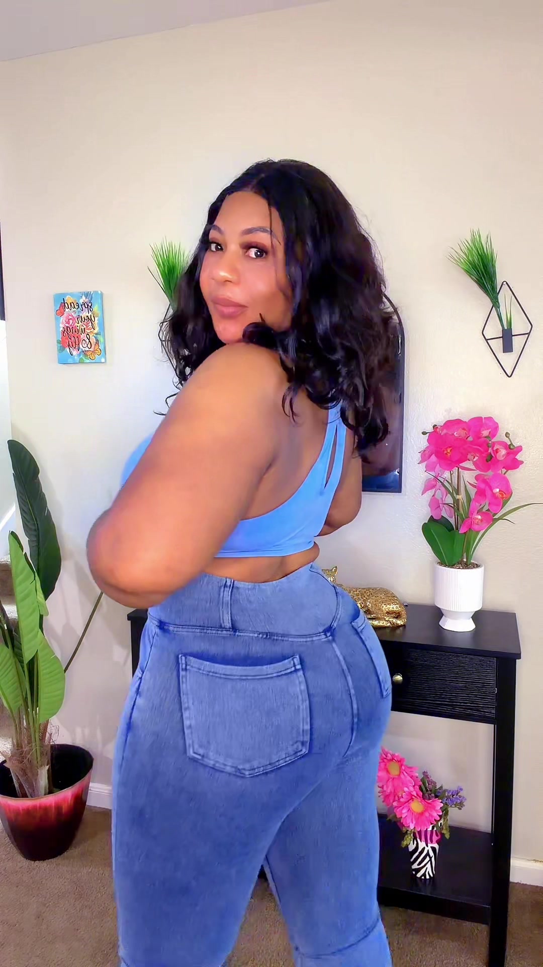 @LolaTokfinds