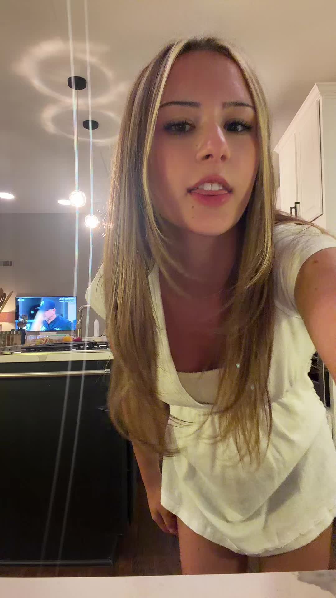 @nikkiolio