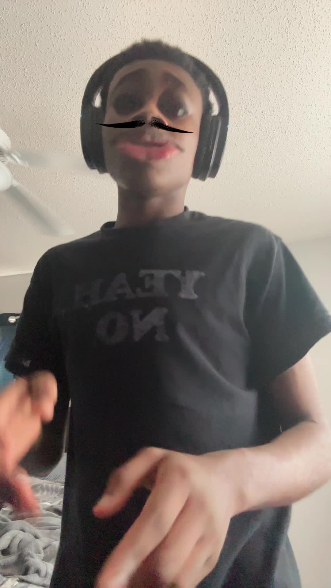 @shauntheebrat 𓅓