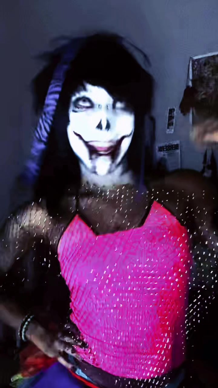 @𒉭 UrRottingVictim 𒉭