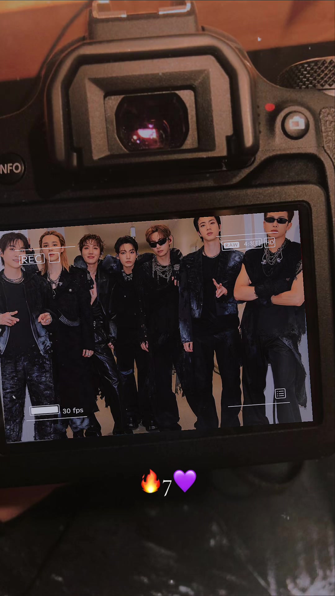 @SanK✨💜luvs✨💜BTS & ELVIS ⚡️🕺