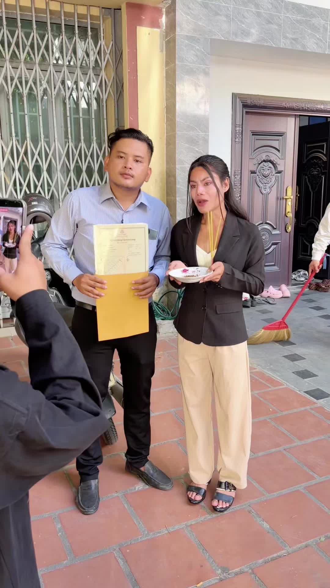 @ពូណុយ- រឿងកំប្លែង
