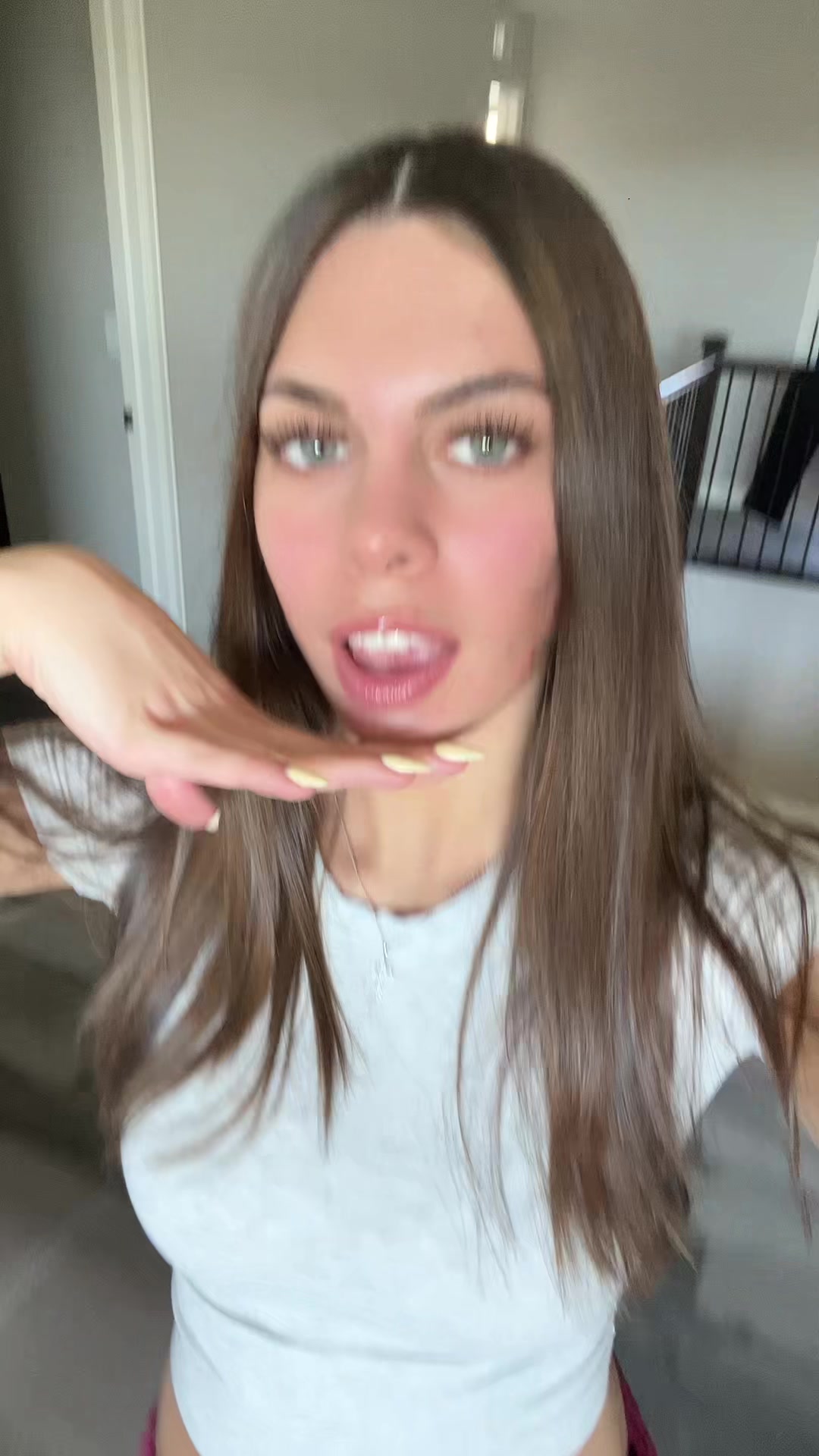 @👄
