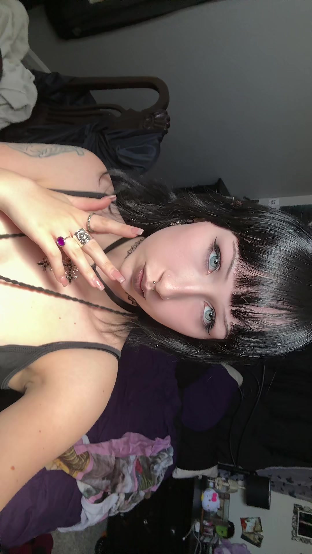 @<8