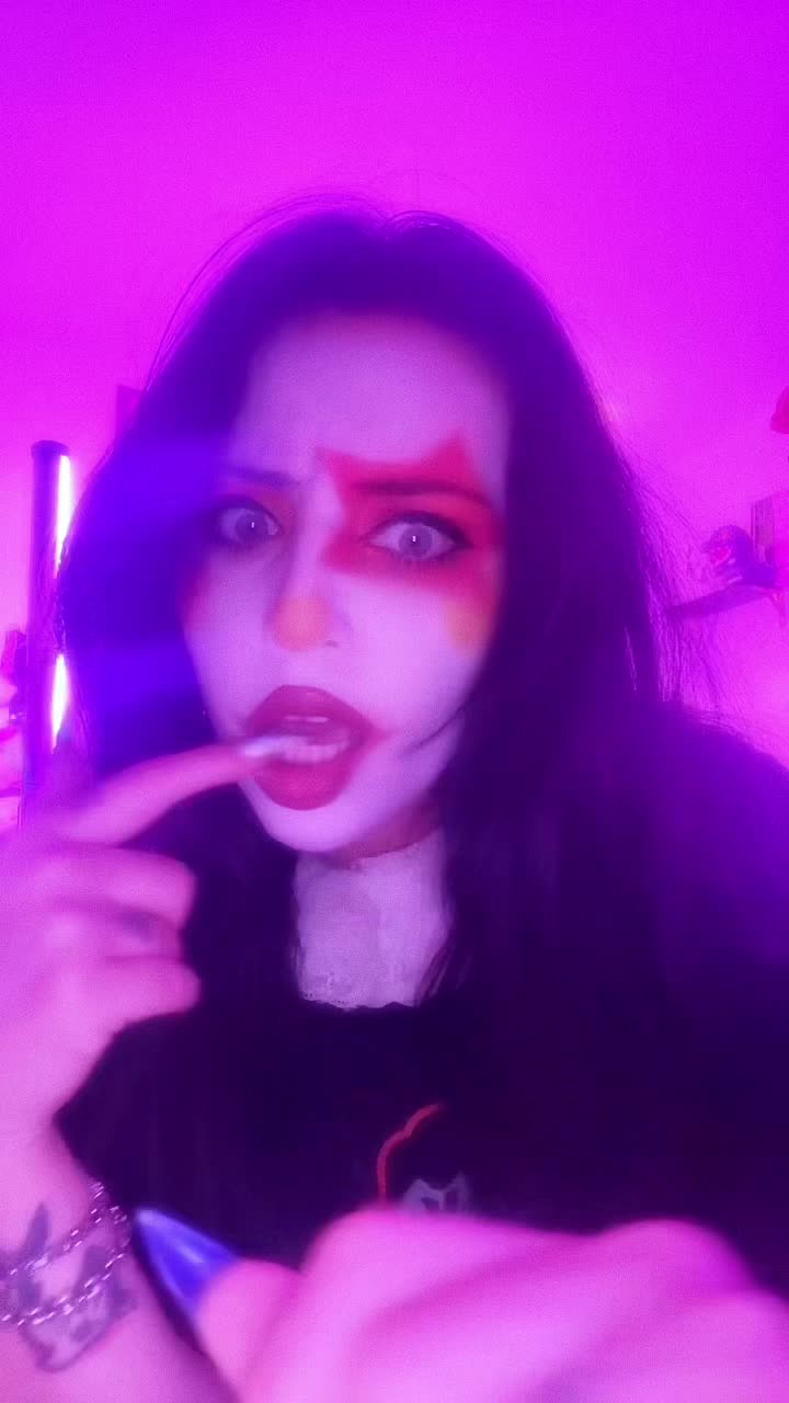 @clowndabs