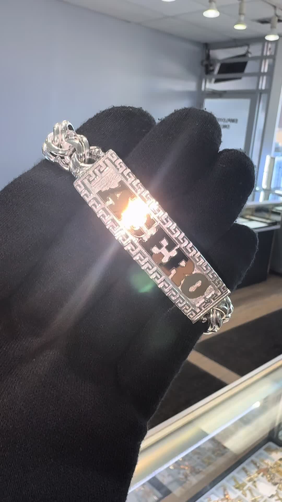 @Tito&rsquo;s Jewelry