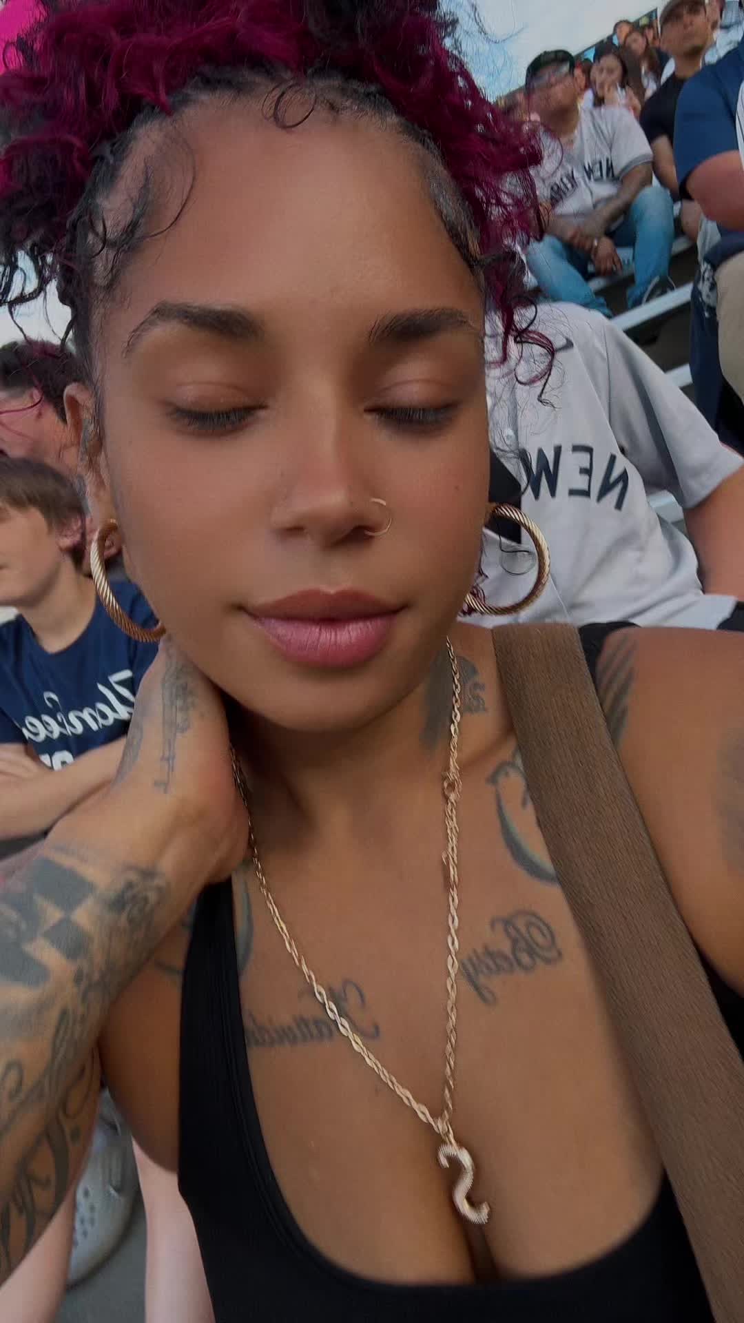 @ShhmoneyCurl