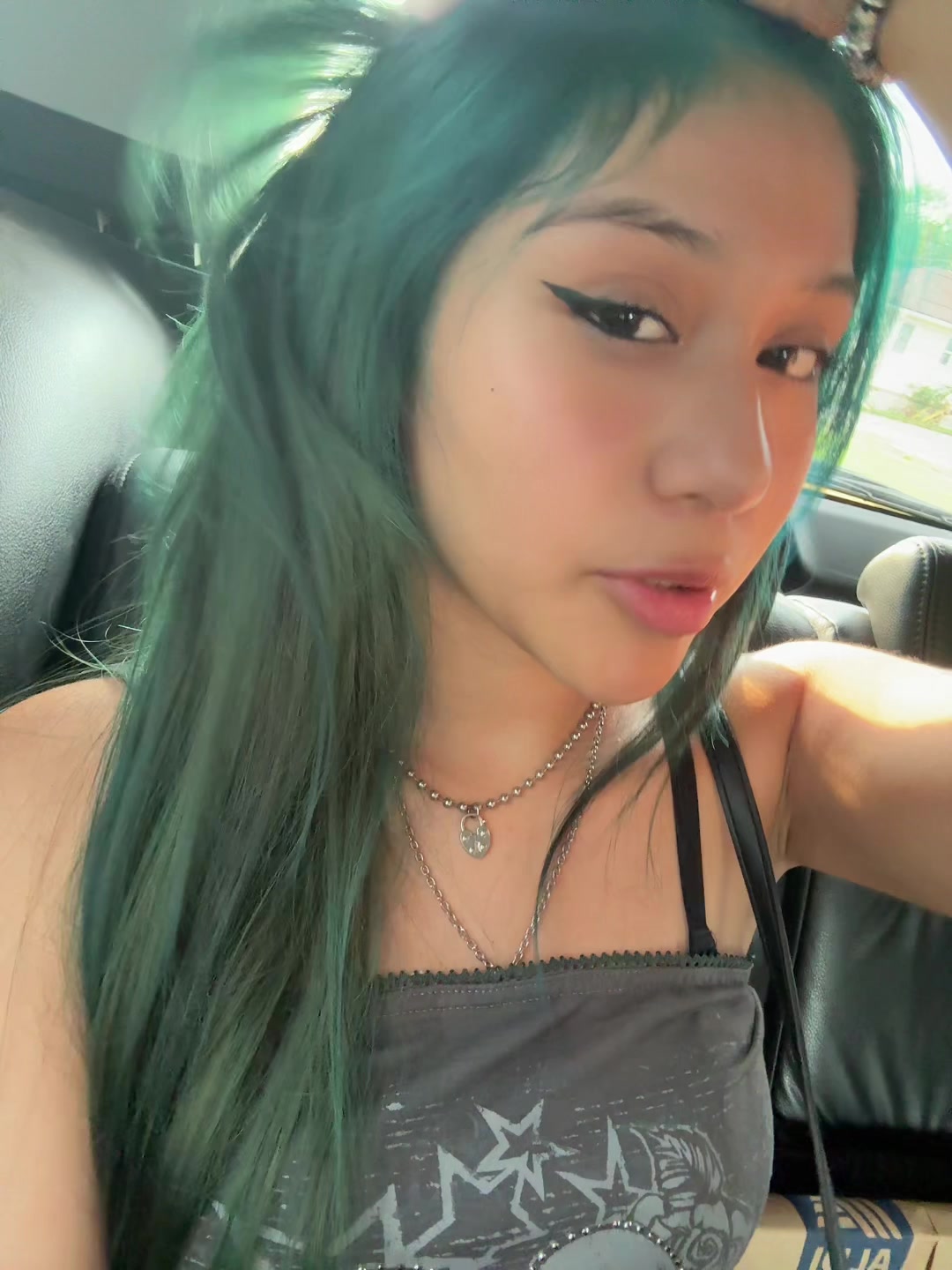 @️