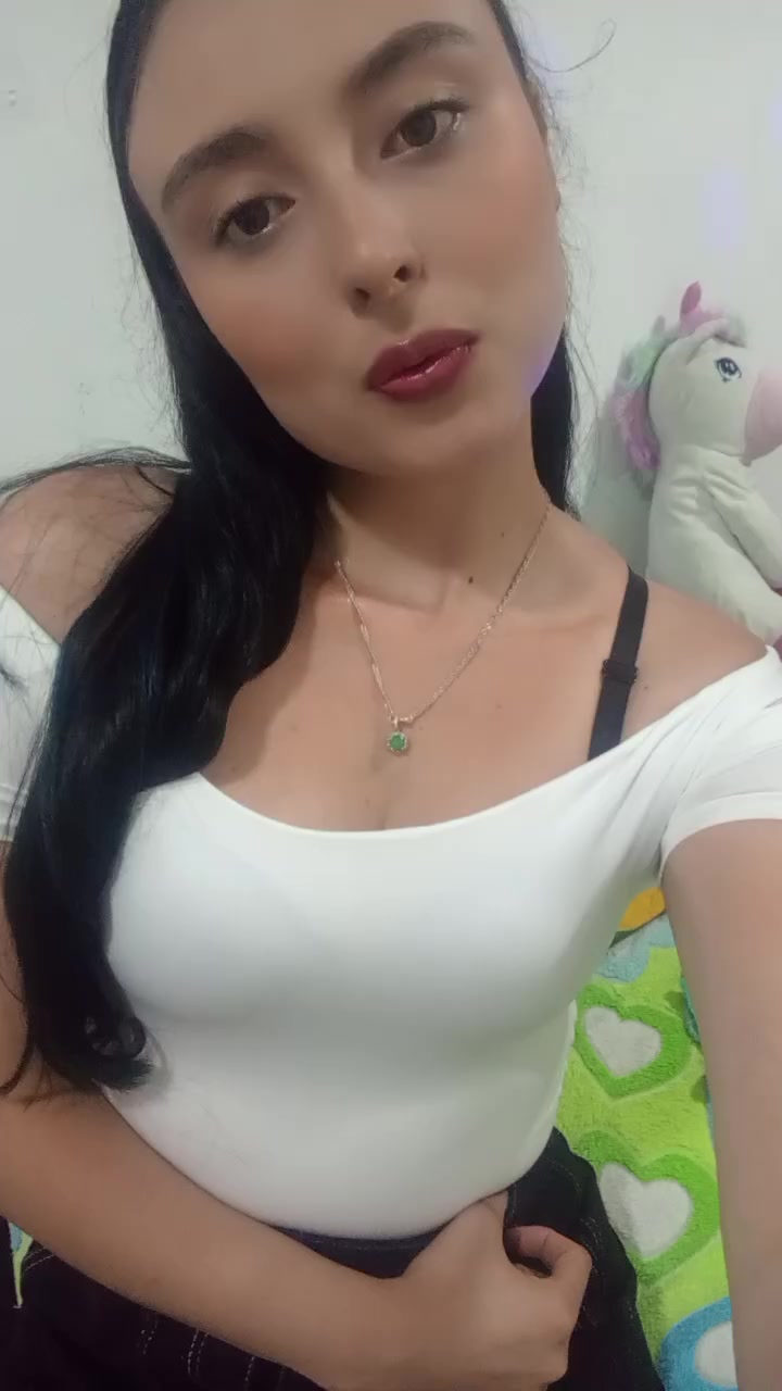 @Laura Valencia🐼🐼