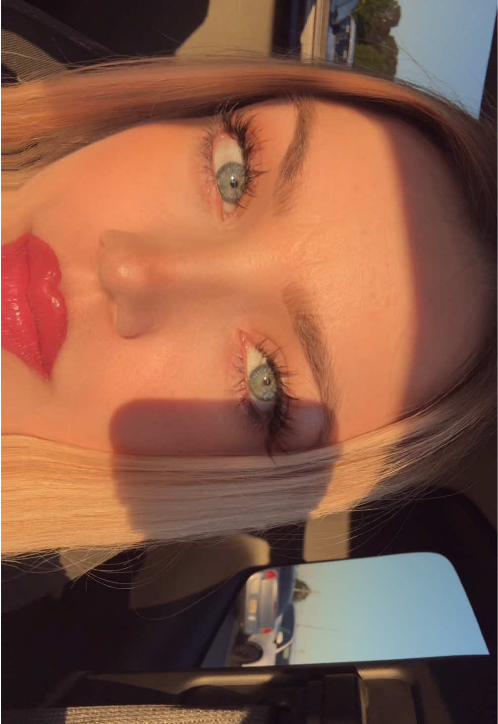 @Bella
