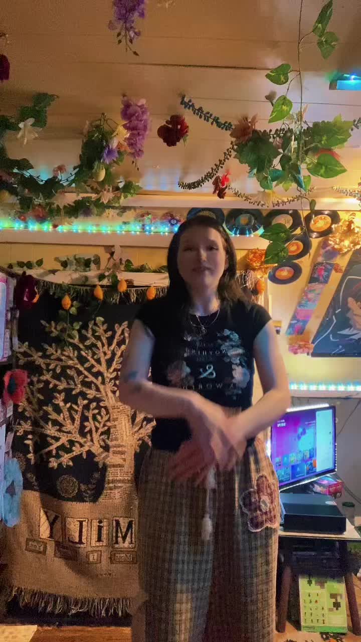 @ali 🕸️💗