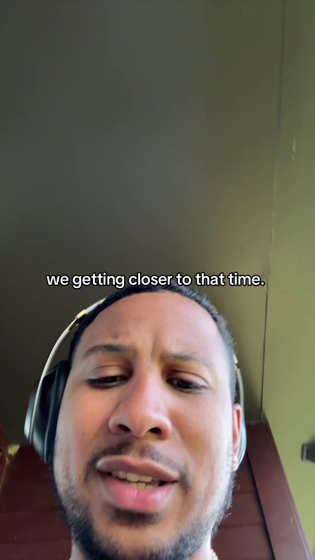 @thequis_