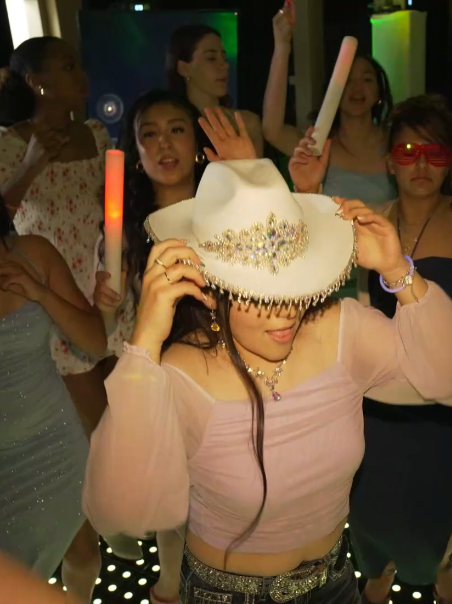 @JJ Quinceañera's Trending