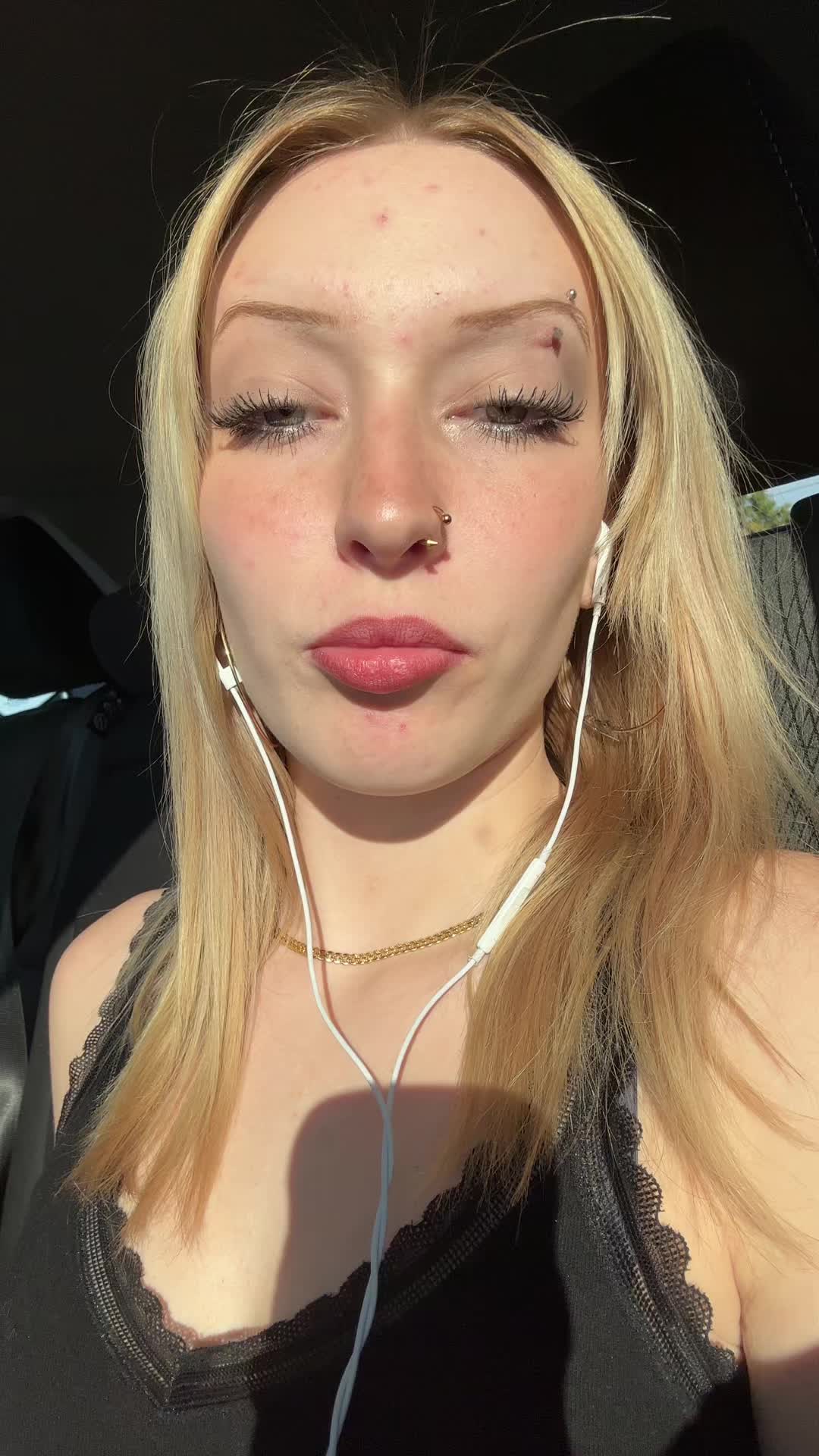 @skvlld0gz