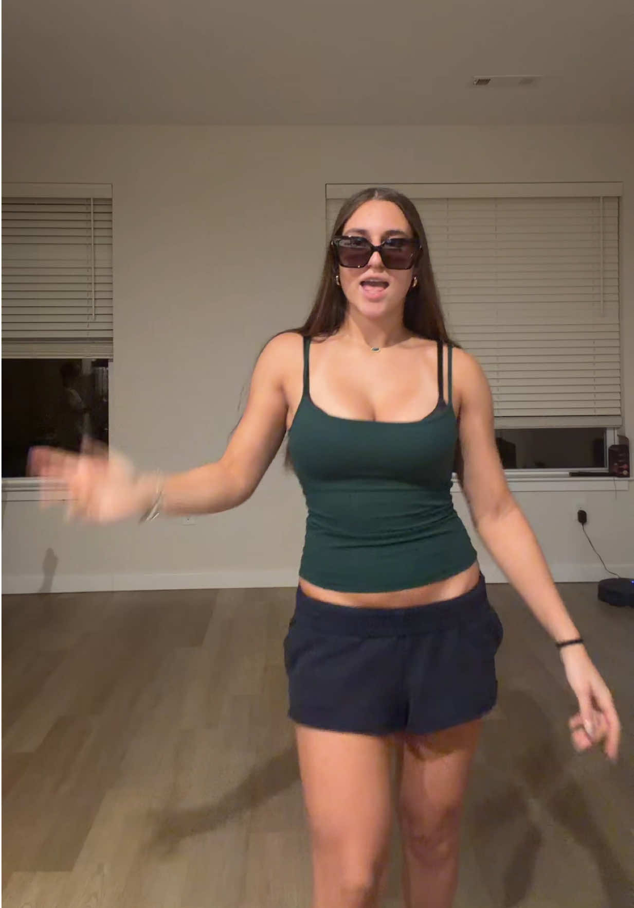 @???