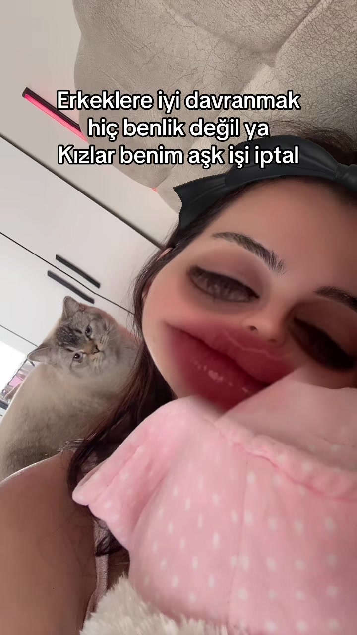 @Özgemssi 💅🏻