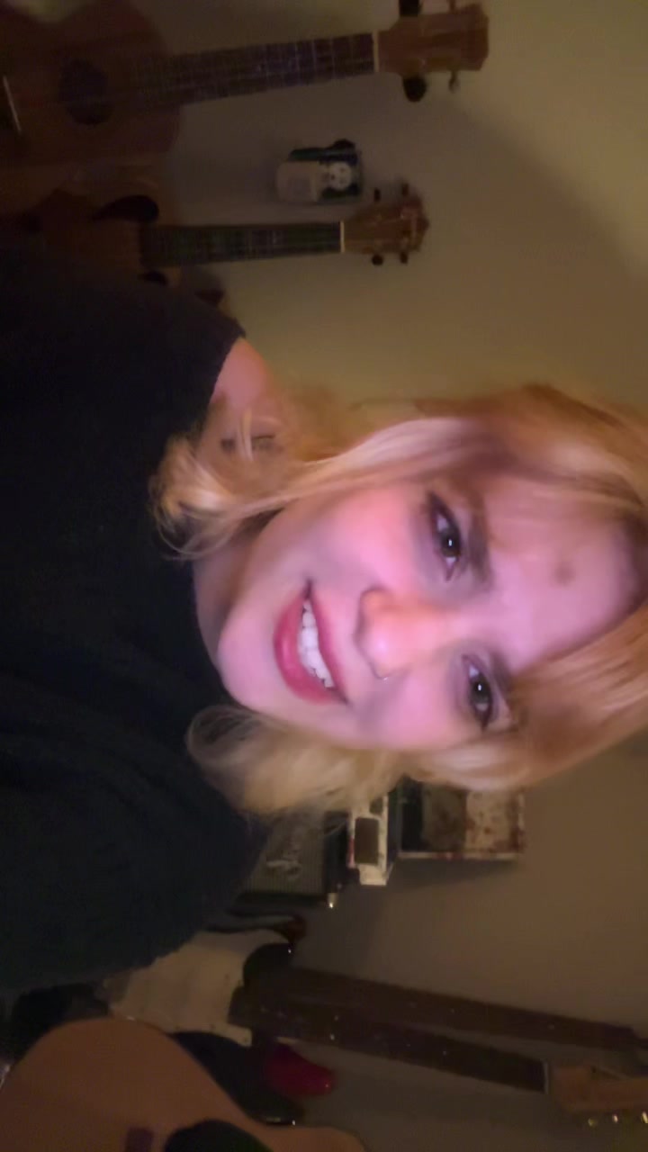 @izzysoutof222une