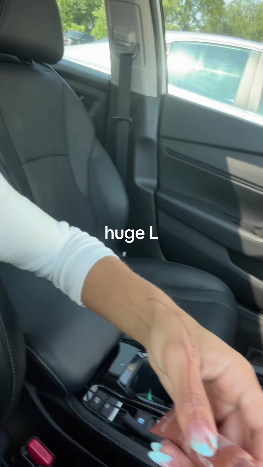 @bella