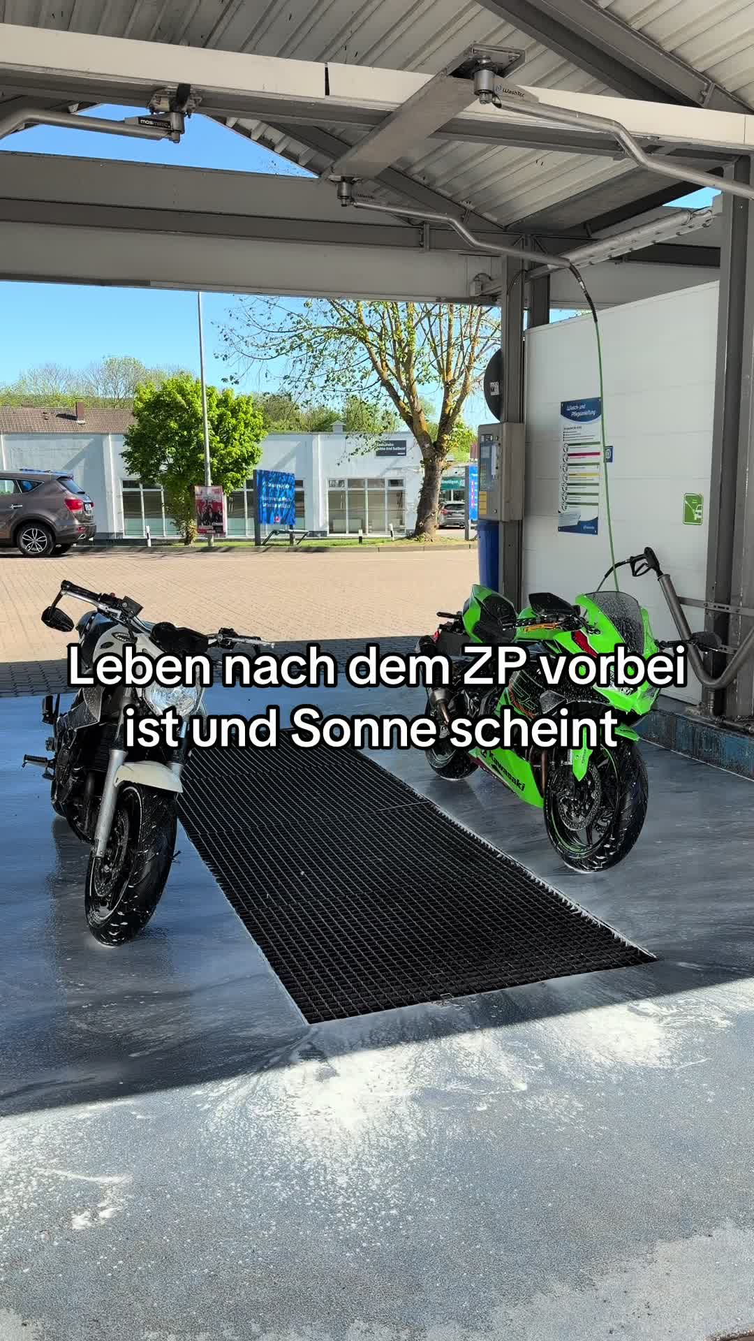 @two 摩托车